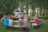 Groep bij Lemurisch bos 2013.jpg